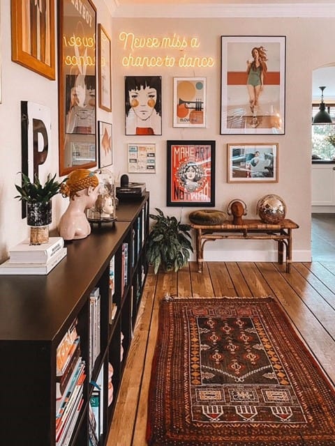 Picture of 29 Vintage Apartment Decor Ideas For A Cozy And Nostalgic Home